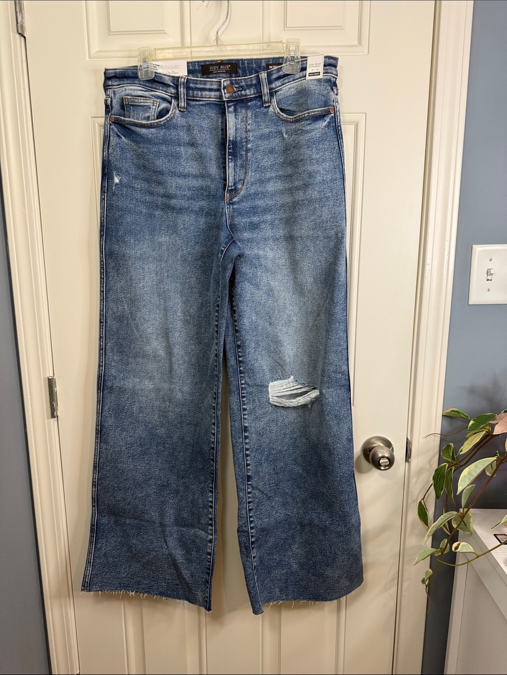 Judy Blue Retro High-Rise Wide Leg Raw Hem Distressed Jeans - size 11